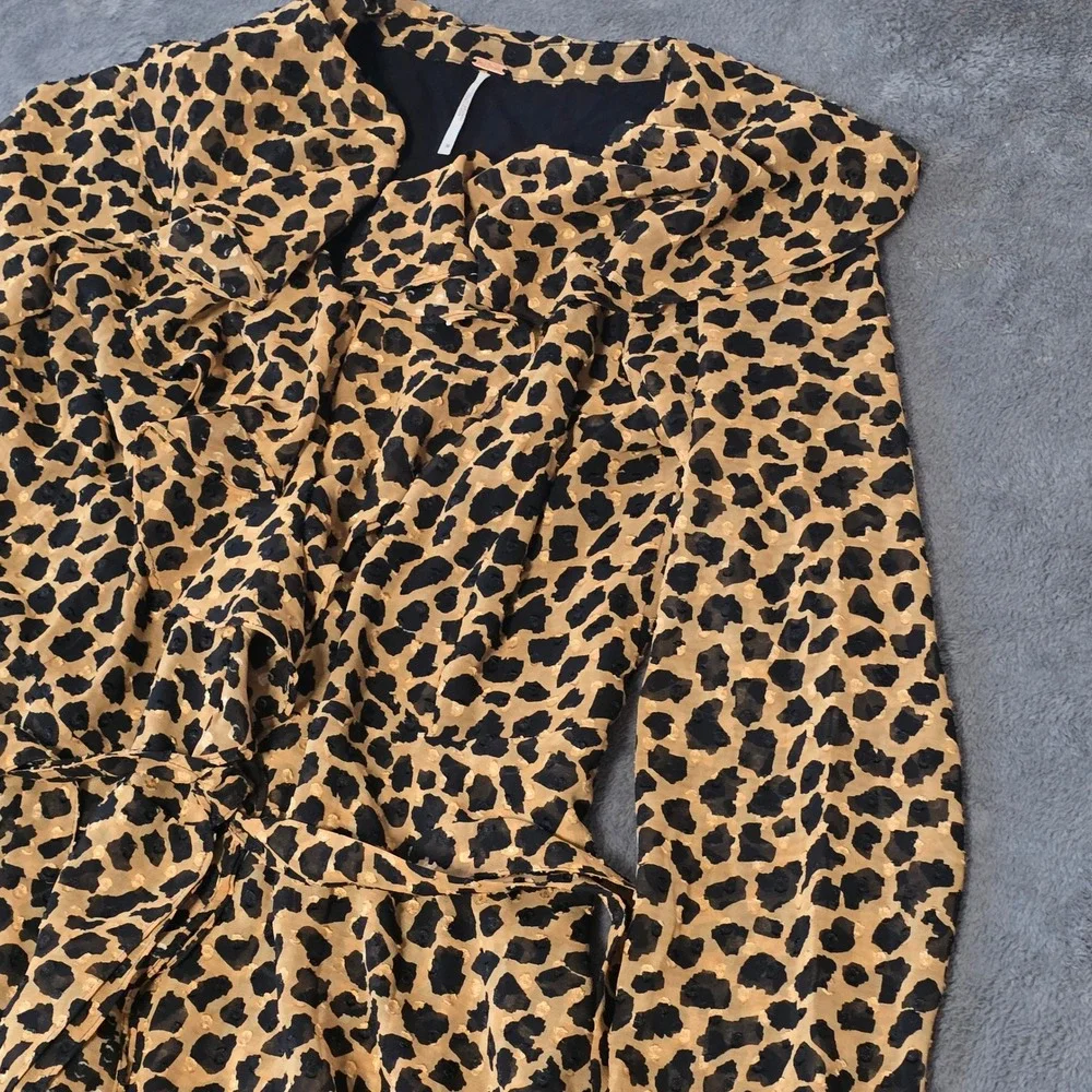 Free People Leopard Print Long Sleeve Mini Wrap‎ Dress Ruffle Hem V-Neck Burnout